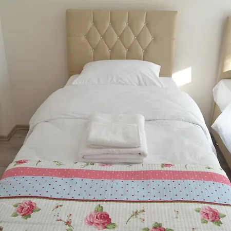 Sakura Apartment *